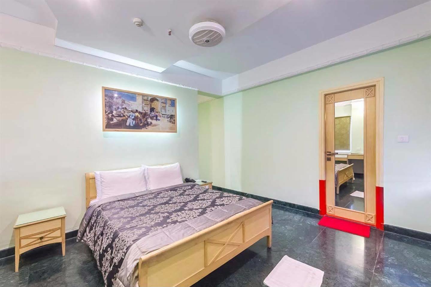 Treebo Trend Komfort Suites Yadavgiri Mysore Eksteriør bilde